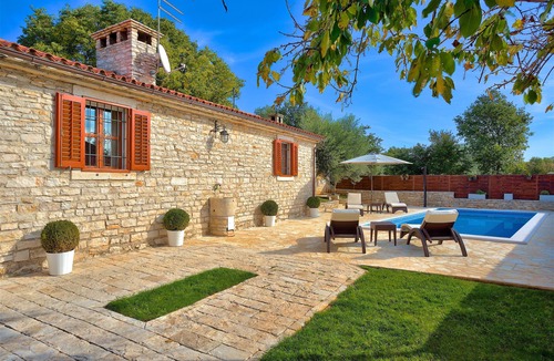 Kastel House | Quiet and Cozy Cottage in Nature