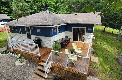Armour Cottage | Quiet and Cozy Lakefront Cottage