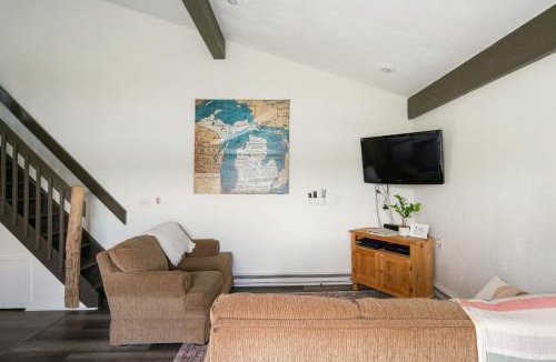 Gaylord House | Quiet and Cozy Lakefront Home Near Mt Boyne