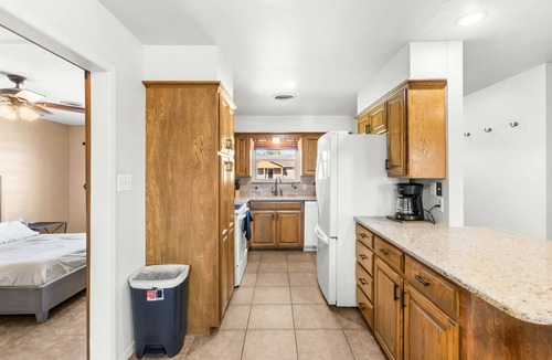 Abilene House | Quiet and delightful 4-bedroom house