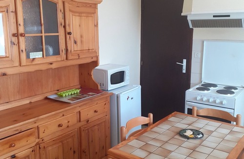 Saint-Christol-Les-Ales Apartment | QUIET AND GREEN APARTMENT(Air-conditioned)