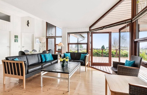 Hejlsminde Strand House | Quiet and idyllic location with a panoramic view of the sea