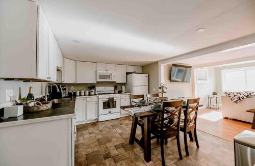 Winthrop House | Quiet and Intimate Pet Friendly Cottage Perfectly set on the Shores of Cobbossee Lake for Fishing in Winthrop, Maine