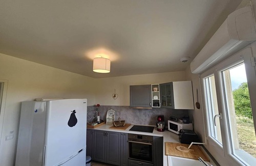 La Mesniere House | Quiet and panoramic view of fields and La Sarthe