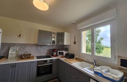 La Mesniere House | Quiet and panoramic view of fields and La Sarthe