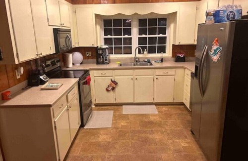 Albany House | Quiet And Private Oasis