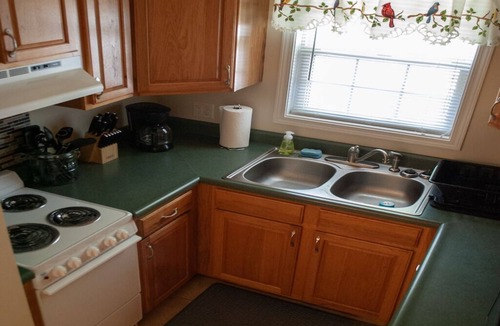 Fairview Park Apartment | Quiet and sophisticated apartment with AC in Clinton
