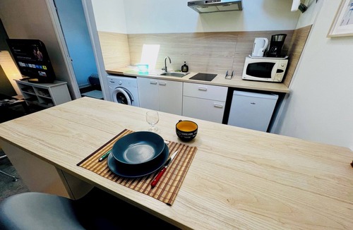 Saint-Quentin Apartment | Quiet and spacious apartment, fully equipped, wifi Share Save