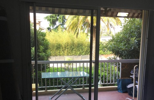 Aiguerelles Apartment | quiet and strategically well located apartment