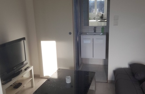 Belfort House | Quiet and sunny new studio