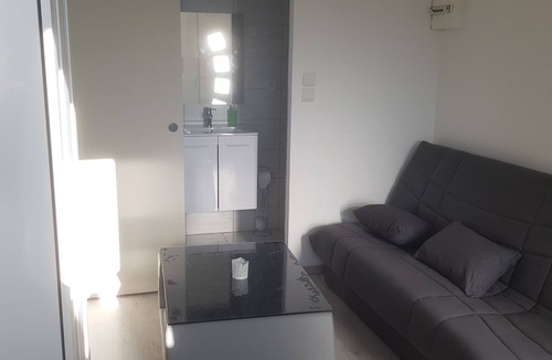 Belfort House | Quiet and sunny new studio