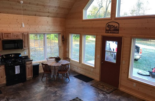 Underwood Cabin | Quiet Anna Lake Cabin