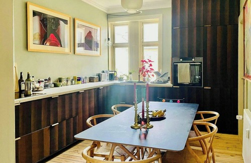 Frederiksberg Apartment | Quiet apartment with balcony by Frederiksberg Have