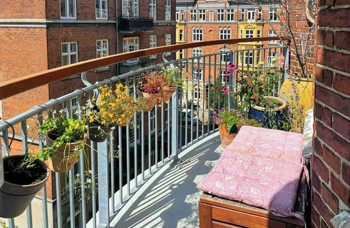 Frederiksberg Apartment | Quiet apartment with balcony by Frederiksberg Have