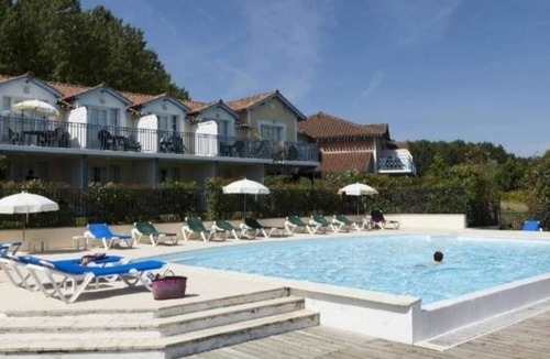 Marciac Apartment | Quiet apartment facing the lake