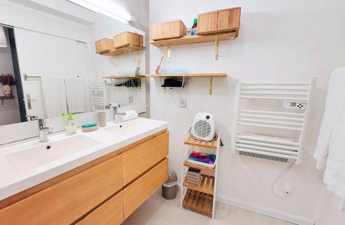 La Madeleine Apartment | Quiet apartment for 2-4 people with private parking