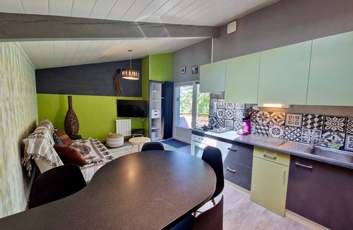Vieille-Brioude Apartment | Quiet Apartment 50 m from a River with Private Terrace