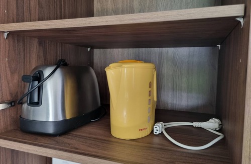 Costieres Apartment | Quiet apartment in a green setting