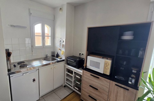 Chateauroux Apartment | Quiet apartment with balcony