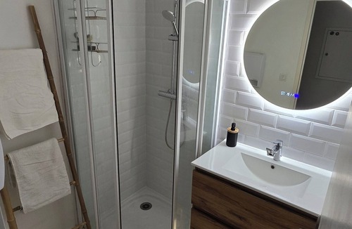 Chateauroux Apartment | Quiet apartment with balcony