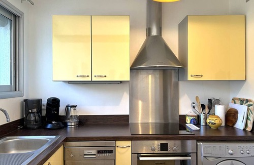 Le Lavandou Apartment | Quiet apartment with parking - 4 guests
