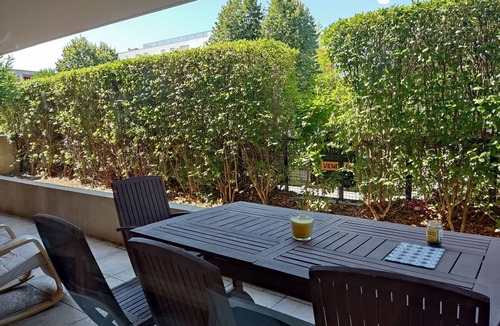 Malbosc Apartment | Quiet apartment with large terrace