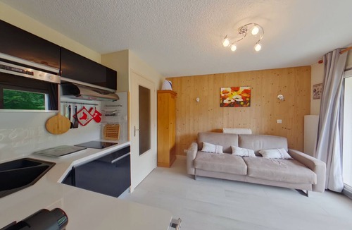Premanon Apartment | Quiet apartment with balcony - 4 guests
