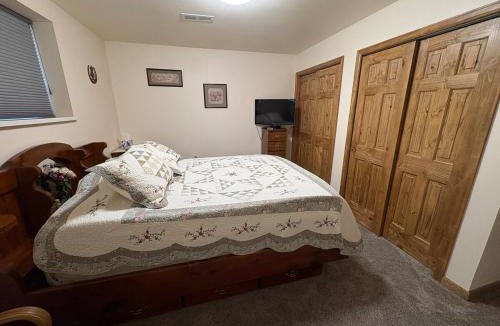 Riverton Apartment | Quiet Apartment with Beautiful Mountain Views