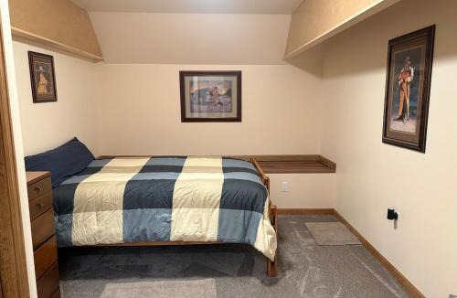 Riverton Apartment | Quiet Apartment with Beautiful Mountain Views