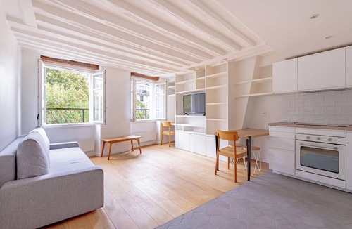 5th Arrondissement Apartment | Quiet apartment with magnificent view on rue Mouffetard