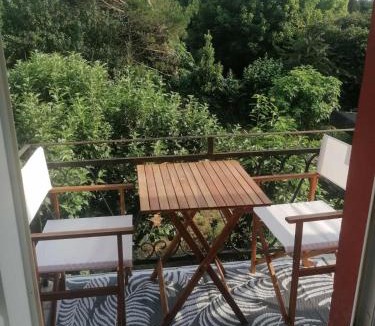 Odos Apartment | Quiet apartment with terrace, garden