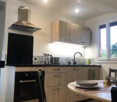 Odos Apartment | Quiet apartment with terrace, garden