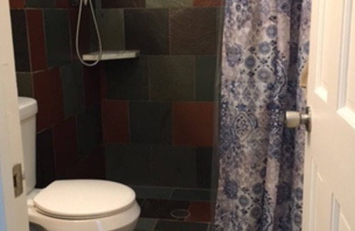 Wallingford Apartment | Quiet Apt. close to Okemo and Killington. Off Rt. 7 with private driveway.
