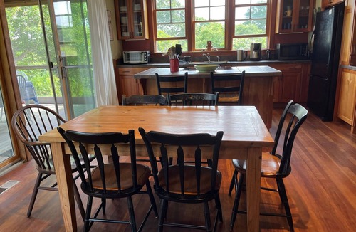 Aquinnah House | Quiet Aquinnah Escape—Private Ocean Beach Access—Kayaks—Walk to Menemsha Pond