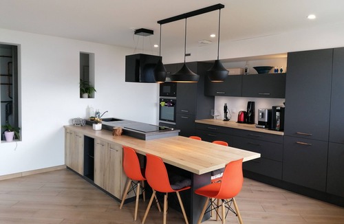 Gerbaix Villa | Quiet architect-designed house with terraces, garden and jacuzzi