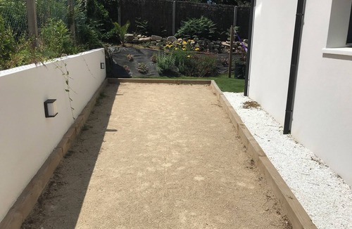 Carnac House | Quiet architect-designed villa 50m from beaches