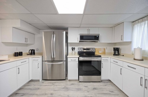 Aurora Apartment | Quiet Aurora Executive Suite - 2BR with Separate Entry