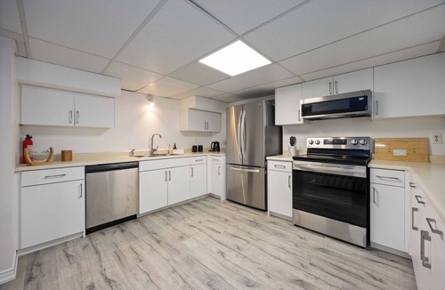 Aurora Apartment | Quiet Aurora Executive Suite - 2BR with Separate Entry