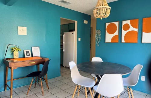 Barrington Oaks House | Quiet Austin 2BR | Near Domain & Apple