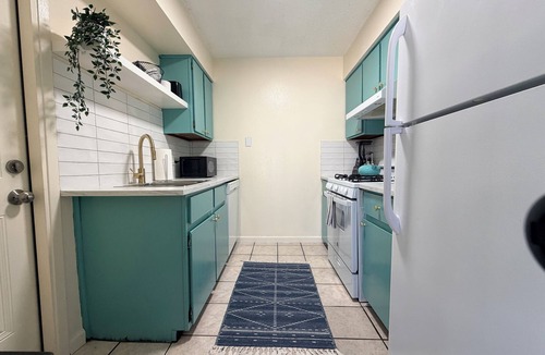 Barrington Oaks House | Quiet Austin 2BR | Near Domain & Apple