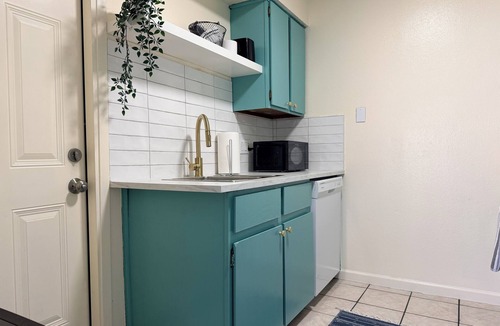 Barrington Oaks House | Quiet Austin 2BR | Near Domain & Apple