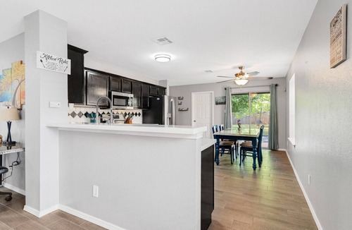 Austin House | Quiet Austin Stay Near Tech