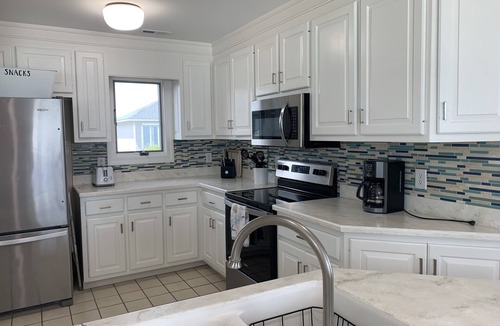 Pine Knoll Shores House | Quiet Beachfront Location, Great separate living areas for families