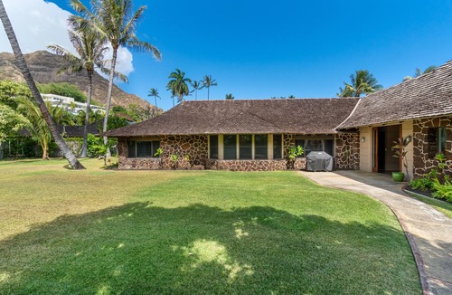 Diamond Head - Kapahulu - St. Louis House | Quiet Beachfront Home at the Base Of Diamond Head