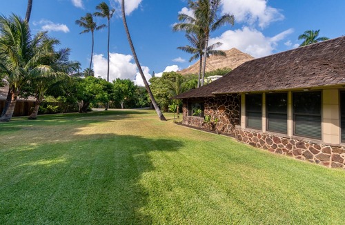 Diamond Head - Kapahulu - St. Louis House | Quiet Beachfront Home at the Base Of Diamond Head