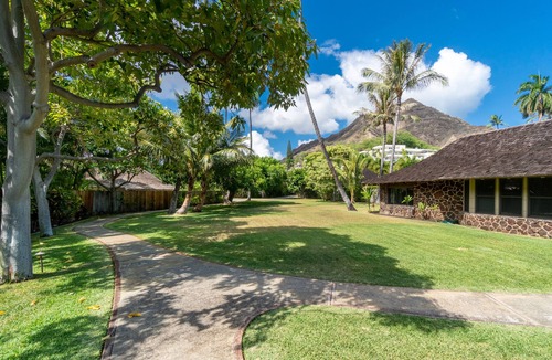 Diamond Head - Kapahulu - St. Louis House | Quiet Beachfront Home at the Base Of Diamond Head
