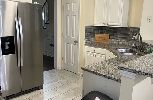 McDonough House | Quiet bedroom in McDonough