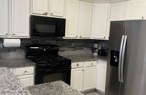 McDonough House | Quiet bedroom in McDonough