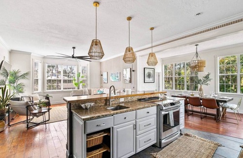 Bay Isle House | Quiet Bohemian Home on Siesta Key