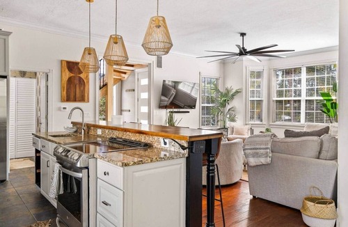 Bay Isle House | Quiet Bohemian Home on Siesta Key